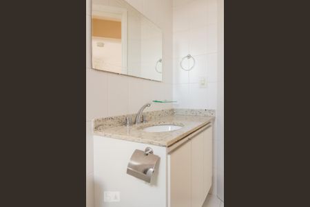 Banheiro de apartamento à venda com 2 quartos, 63m² em Santo Antônio, São Caetano do Sul