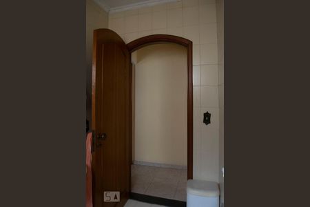 Casa à venda com 382m², 4 quartos e 6 vagasBANHEIRO SUITE 2