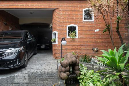 Casa à venda com 382m², 4 quartos e 6 vagasENTRADA