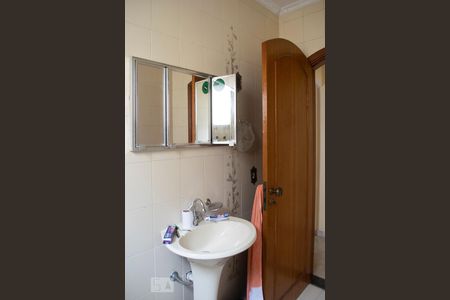 Casa à venda com 382m², 4 quartos e 6 vagasBANHEIRO SUITE 2