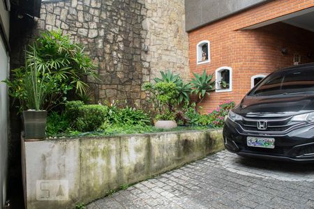 Casa à venda com 382m², 4 quartos e 6 vagasENTRADA