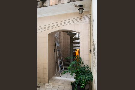 Casa à venda com 382m², 4 quartos e 6 vagasFUNDOS