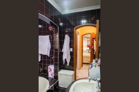 Casa à venda com 382m², 4 quartos e 6 vagasBANHEIRO SUITE