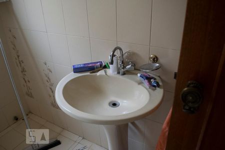 Casa à venda com 382m², 4 quartos e 6 vagasBANHEIRO SUITE 2