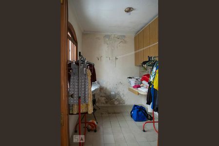 Casa à venda com 382m², 4 quartos e 6 vagasQUARTO SERVIÇO