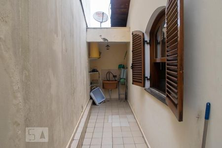 Casa à venda com 382m², 4 quartos e 6 vagasCORREDOR LATERAL
