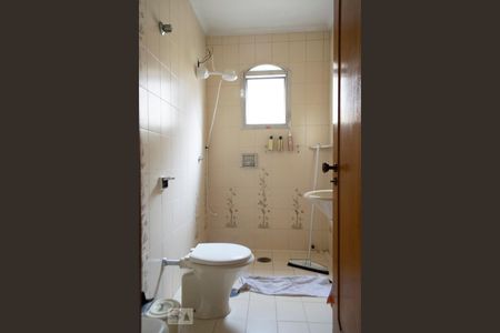 Casa à venda com 382m², 4 quartos e 6 vagasBANHEIRO SUITE 2