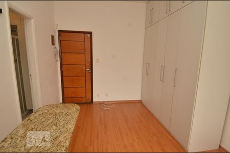 Sala de kitnet/studio para alugar com 1 quarto, 20m² em Copacabana, Rio de Janeiro