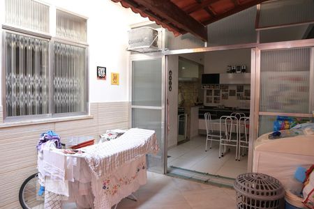 Casa de condomínio à venda com 430m², 3 quartos e 1 vagaÁrea de Serviço