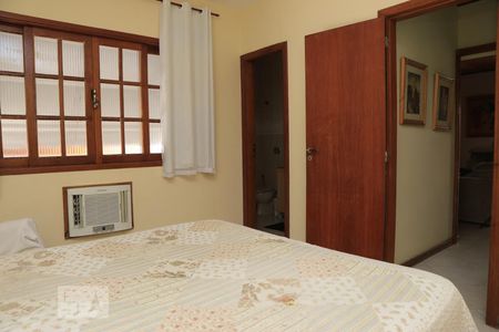 Casa de condomínio à venda com 430m², 3 quartos e 1 vagaQuarto 3 Suíte