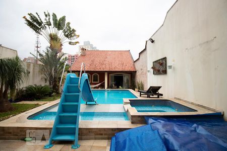 Casa à venda com 337m², 3 quartos e 5 vagasÁrea Externa Piscina