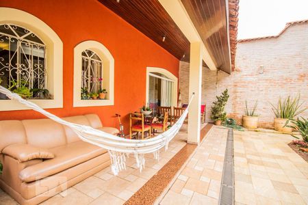 Casa à venda com 337m², 3 quartos e 5 vagasVaranda