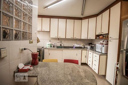 Casa à venda com 337m², 3 quartos e 5 vagasCozinha