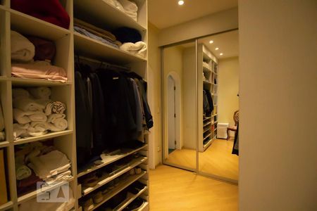 Casa à venda com 337m², 3 quartos e 5 vagasCloset Suíte