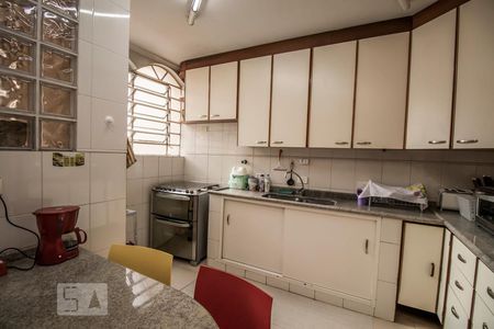 Casa à venda com 337m², 3 quartos e 5 vagasCozinha