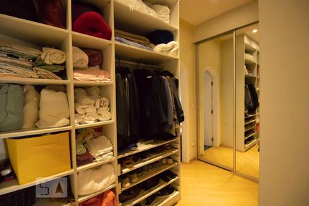 Casa à venda com 337m², 3 quartos e 5 vagasCloset Suíte
