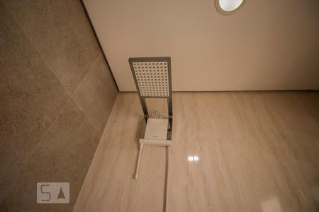 Casa à venda com 337m², 3 quartos e 5 vagasDetalhe Banheiro - Piscina