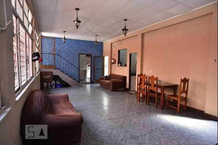 Casa à venda com 283m², 5 quartos e 4 vagasVaranda