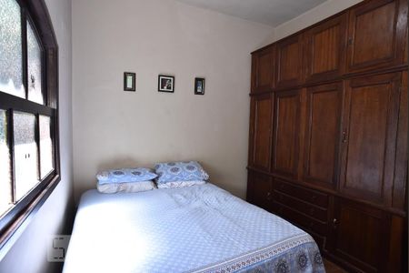 Casa à venda com 283m², 5 quartos e 4 vagasQuarto 2