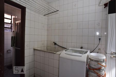 Casa à venda com 283m², 5 quartos e 4 vagasLavanderia