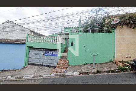 Fachada de casa para alugar com 3 quartos, 100m² em Jardim Roberto, Osasco