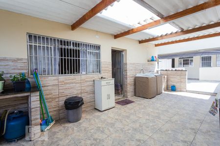 Casa à venda com 225m², 4 quartos e 2 vagas Casa à venda com 225m², 4 quartos e 2 vagasÁrea Externa