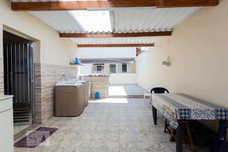 Casa à venda com 225m², 4 quartos e 2 vagas Casa à venda com 225m², 4 quartos e 2 vagasÁrea Externa