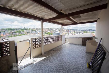 Casa à venda com 225m², 4 quartos e 2 vagas Casa à venda com 225m², 4 quartos e 2 vagasvaranda