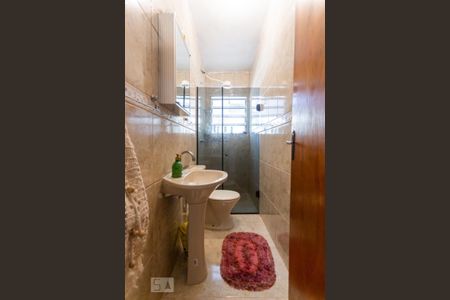 Casa à venda com 225m², 4 quartos e 2 vagas Casa à venda com 225m², 4 quartos e 2 vagasBanheiro 2