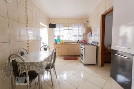 Casa à venda com 225m², 4 quartos e 2 vagas Casa à venda com 225m², 4 quartos e 2 vagasCozinha