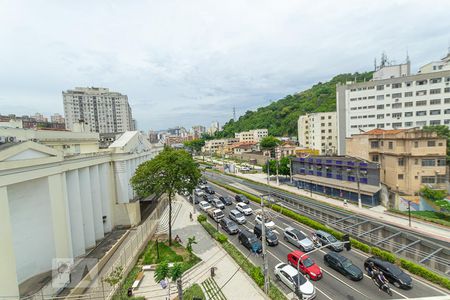 Vista da Sala de apartamento para alugar com 3 quartos, 80m² em Centro, Niterói