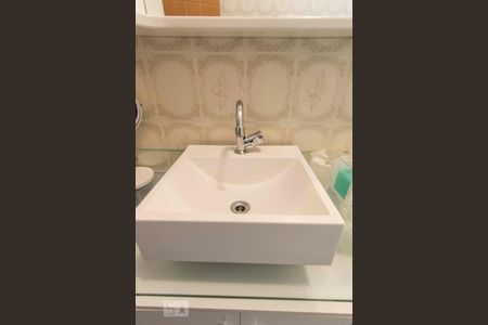 Casa à venda com 200m², 4 quartos e 3 vagasBanheiro 1