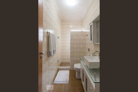 Casa à venda com 200m², 4 quartos e 3 vagasBanheiro 2