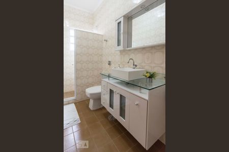 Casa à venda com 200m², 4 quartos e 3 vagasBanheiro 2