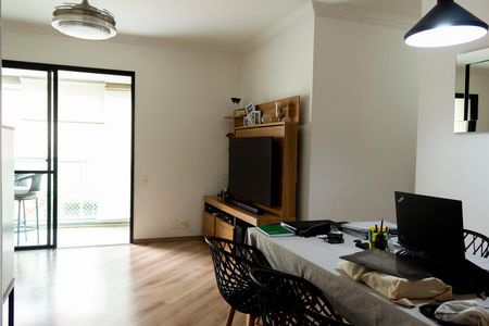 Salade Apartamento com 3 quartos, 84m² Vila Mariana
