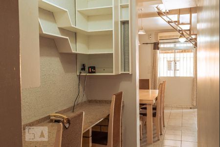 Corredor de apartamento para alugar com 2 quartos, 76m² em Rio Branco, Canoas