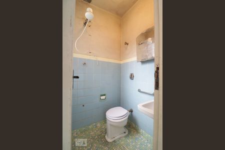 Casa à venda com 200m², 4 quartos e 3 vagasBanheiro de Serviço