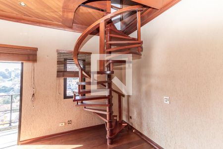 Apartamento à venda com 284m², 3 quartos e 3 vagasEscada