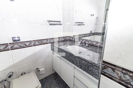 Apartamento à venda com 284m², 3 quartos e 3 vagasBanheiro da Suíte
