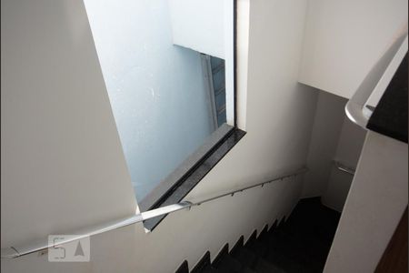 Escada ao piso superior de casa à venda com 3 quartos, 180m² em Itaquera, São Paulo