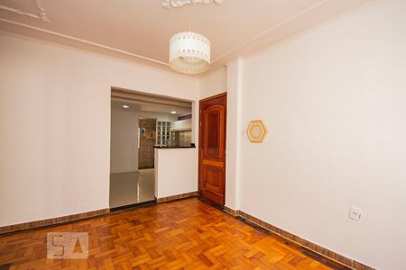 Sala de Apartamento com 2 quartos, 63m² Petrópolis