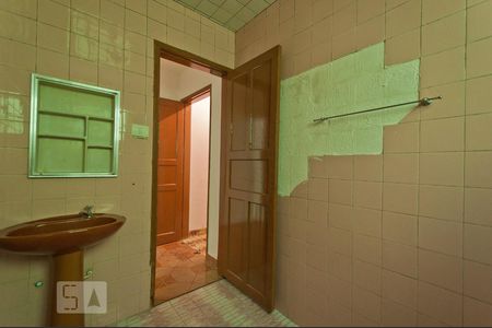 Casa à venda com 180m², 4 quartos e 1 vagaBanheiro 1