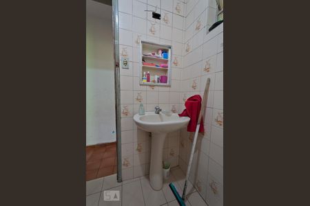 Casa à venda com 180m², 4 quartos e 1 vagaBanheiro 2