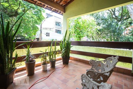 Casa à venda com 175m², 3 quartos e 2 vagasVaranda do quarto 2