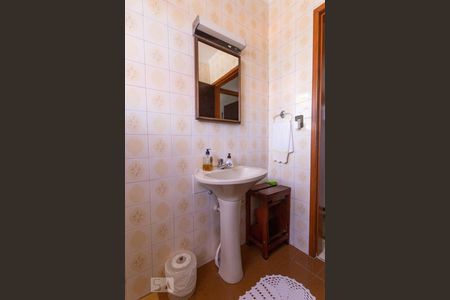 Casa à venda com 175m², 3 quartos e 2 vagasBanheiro