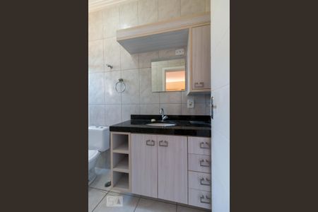 Casa à venda com 159m², 3 quartos e 2 vagasBanheiro quarto 1 suíte