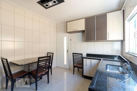 Casa à venda com 159m², 3 quartos e 2 vagasCozinha