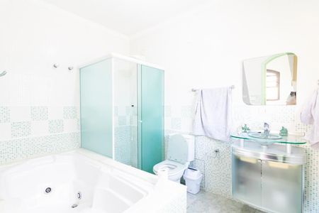 Casa à venda com 350m², 5 quartos e 4 vagasBanheiro Suíte 3