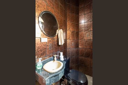 Casa à venda com 350m², 5 quartos e 4 vagasLavabo