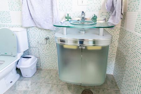 Casa à venda com 350m², 5 quartos e 4 vagasBanheiro Suíte 3